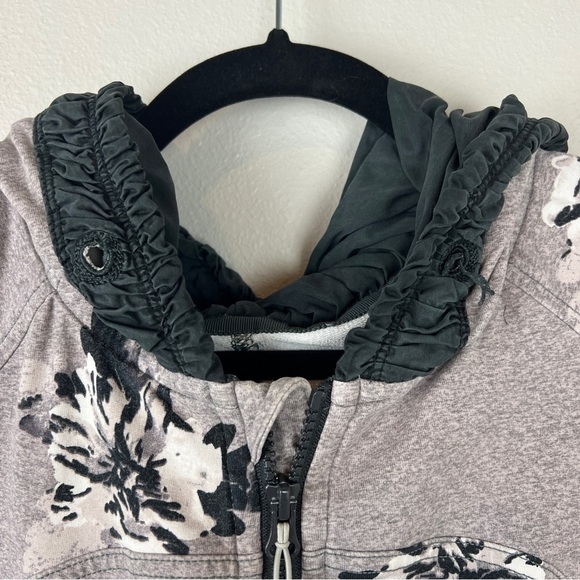 Lululemon Movement Jacket Atomic Flower Silver Spoon Black - Picture 5 of 5